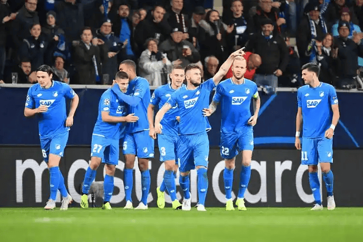 关于转会期德甲焦点战，勒沃库森调整名单，话题不断，轮换策略成焦点的信息-开云体育入口